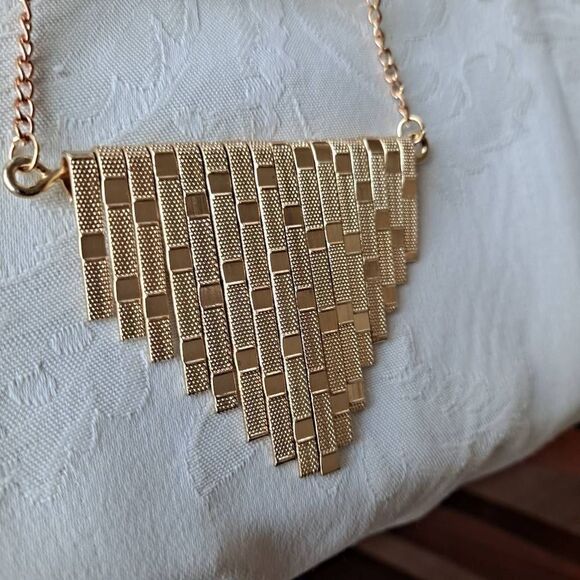 Metal fringe fashion necklace nwt - Picture 8 of 8